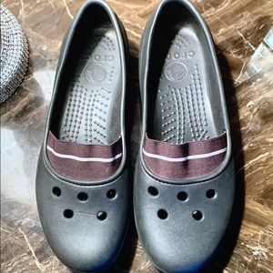 crocs wide width womens